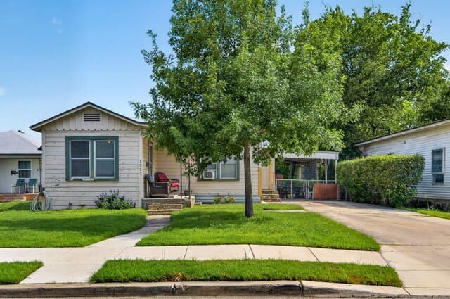 Home for sale at 1517 W Hollywood in San Antonio, TX — photo 1