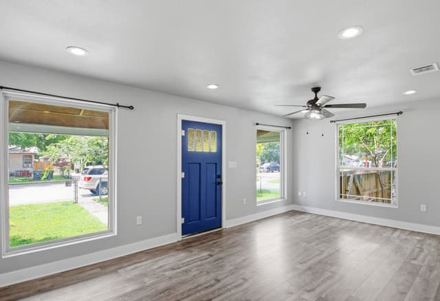 3-bedroom rental at 204 Aero Ave in Schertz, TX — photo 5