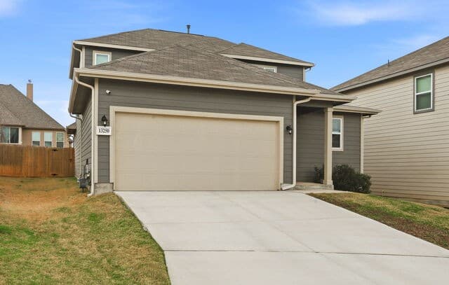 3-bedroom rental at 13250 Hagerd Loop in St Hedwig, TX — photo 2