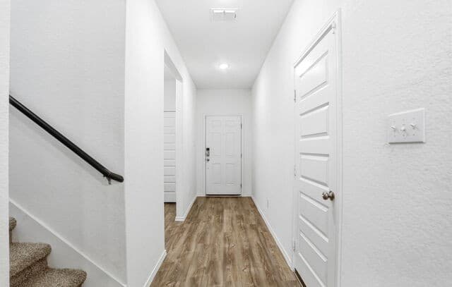 3-bedroom rental at 13250 Hagerd Loop in St Hedwig, TX — photo 4