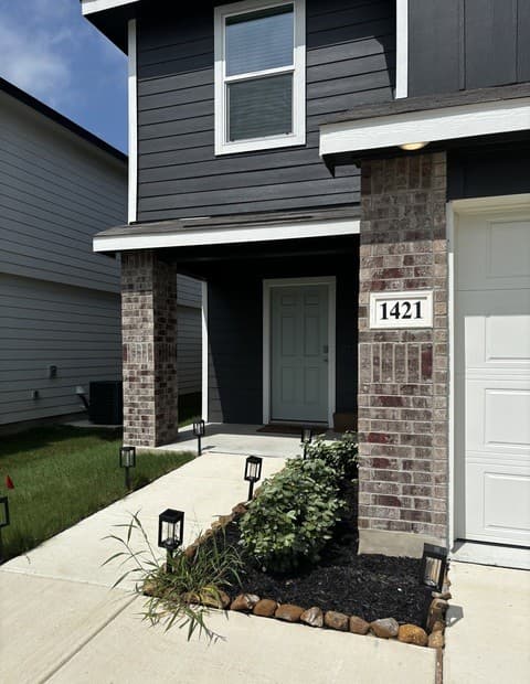 4-bedroom rental at 1421 Sequoia Park in Converse, TX — photo 3