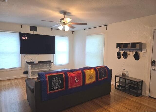 3-bedroom rental at 122 Leming in San Antonio, TX — photo 5