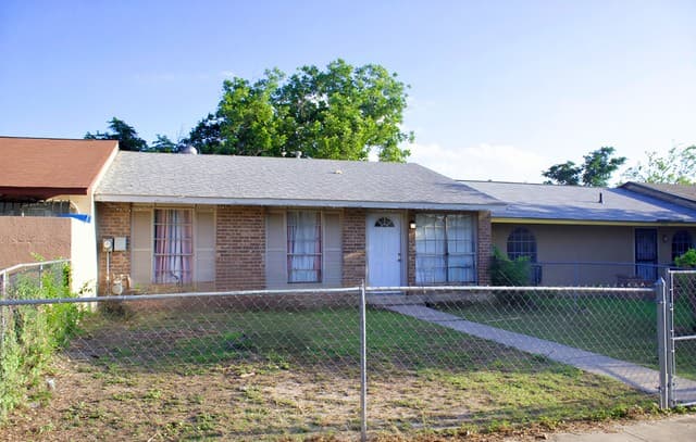 Home for sale at 5930 Fairmeade St in San Antonio, TX — photo 1