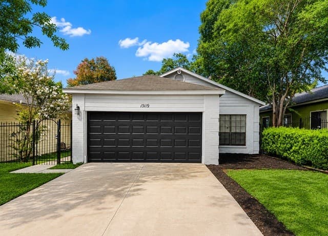 Home for sale at 15119 Spring Mist in San Antonio, TX — photo 1