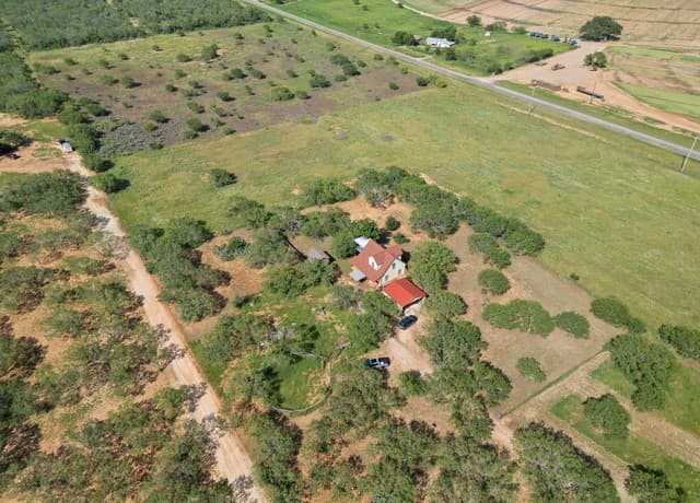 3-bedroom home for sale at 0000 County Road 308a in Jourdanton TX