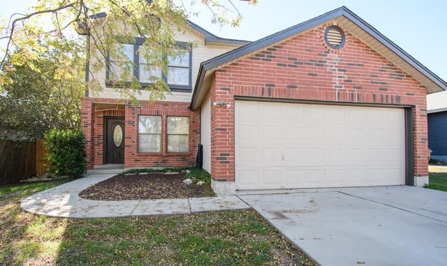 3-bedroom rental at 8166 Cheryl Meadow Dr in Converse, TX — photo 2