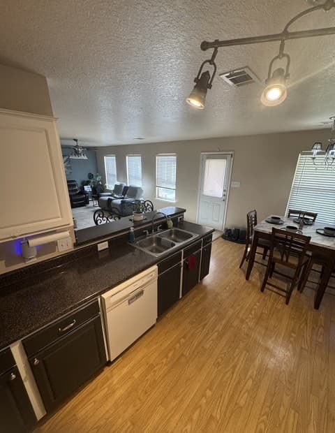 3-bedroom rental at 337 Longhorn Way in Cibolo, TX — photo 5