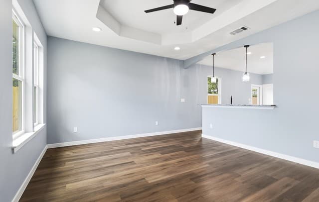 Home for sale at 412 Monticello Ct in San Antonio, TX — photo 2