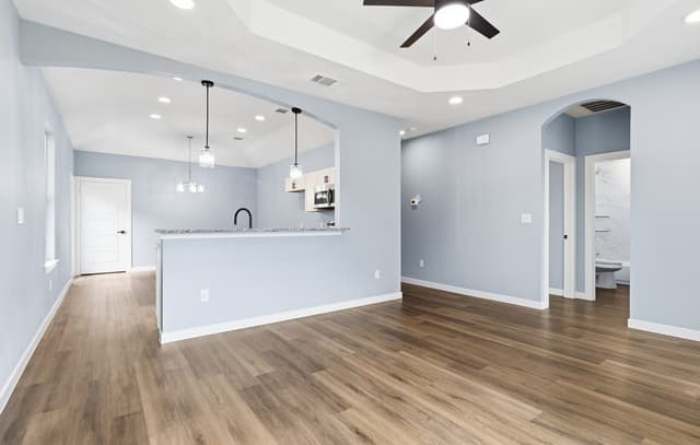 Home for sale at 412 Monticello Ct in San Antonio, TX — photo 5