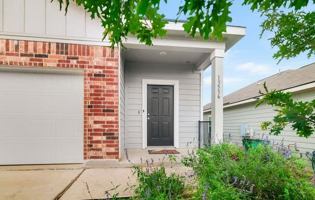 Home for sale at 13536 Lunar Lgt in St Hedwig, TX — photo 1