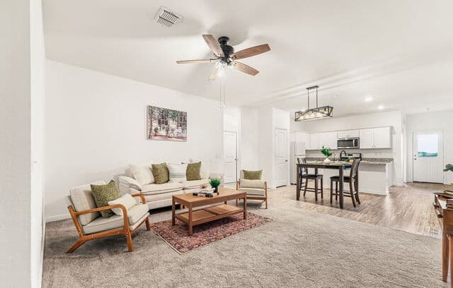 Home for sale at 13536 Lunar Lgt in St Hedwig, TX — photo 4