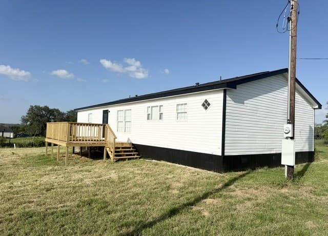 Home for sale at 480 Brooks Lane in Poteet, TX — photo 4
