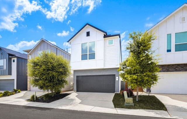 3-bedroom home for sale at 8851 Oakland Rd Unit 9 in San Antonio TX
