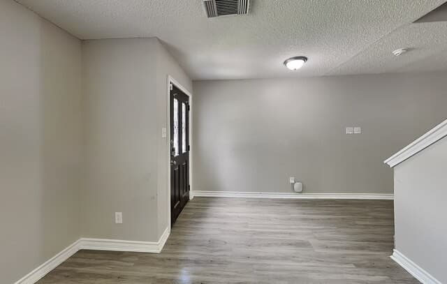 3-bedroom rental at 8030 Falcon in Converse, TX — photo 4