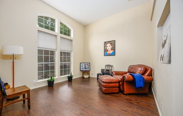 Home for sale at 8807 Brae Crest Dr in San Antonio, TX — photo 4