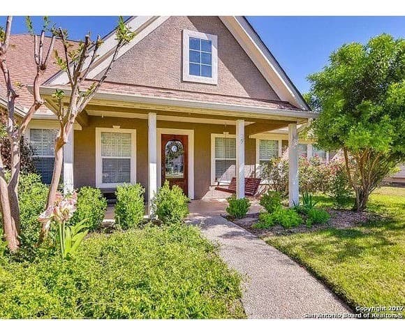 3-bedroom rental at 110 Surrey Dr in Boerne, TX — photo 2