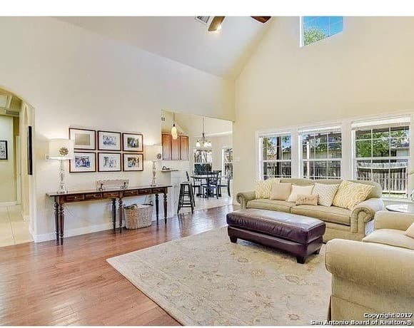 3-bedroom rental at 110 Surrey Dr in Boerne, TX — photo 4