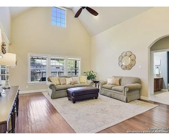 3-bedroom rental at 110 Surrey Dr in Boerne, TX — photo 5