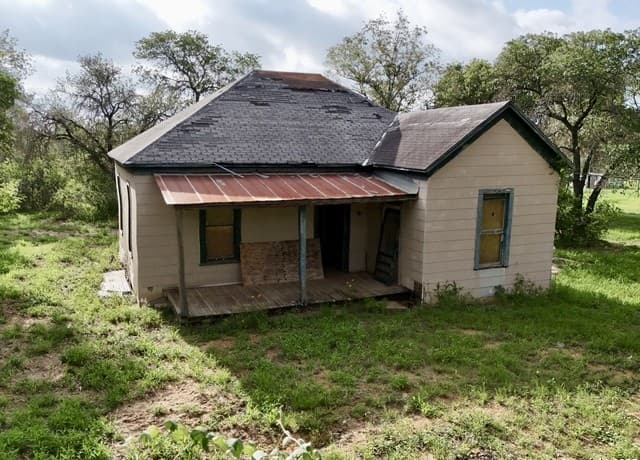 Home for sale at 1917 Palo Alto in Von Ormy, TX — photo 1