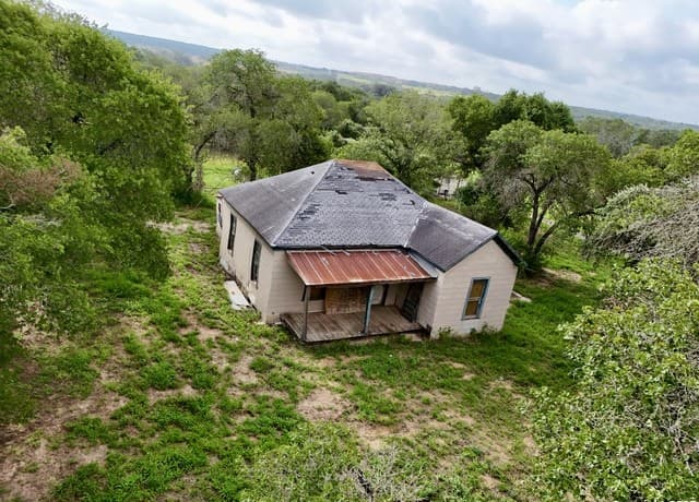 Home for sale at 1917 Palo Alto in Von Ormy, TX — photo 3