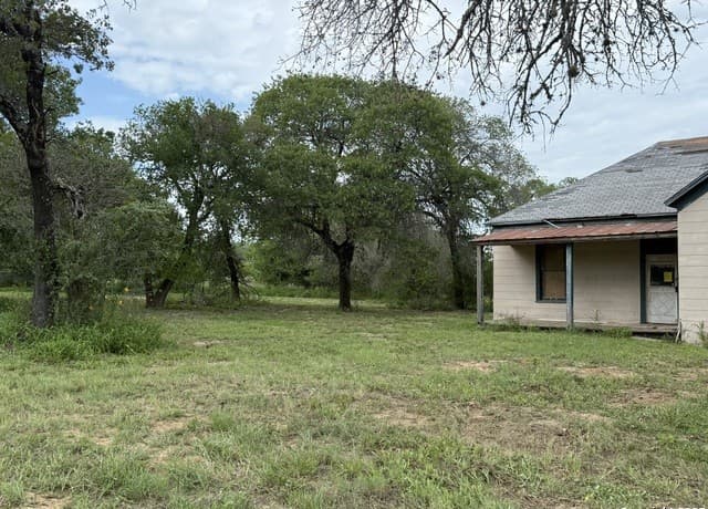 Home for sale at 1917 Palo Alto in Von Ormy, TX — photo 4