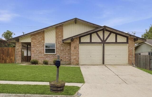 Home for sale at 130 Bolerio Dr in Universal City, TX — photo 2