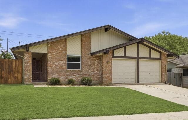Home for sale at 130 Bolerio Dr in Universal City, TX — photo 4
