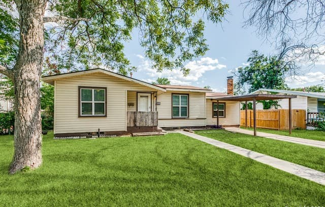 2-bedroom rental at 322 Byrnes Dr in San Antonio, TX — photo 2