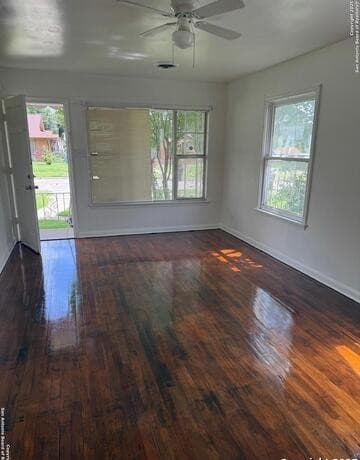 3-bedroom rental at 1940 Schley in San Antonio, TX — photo 2