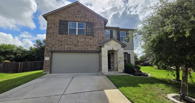 4-bedroom rental at 4902 Eagle Valley St in Schertz, TX — photo 3