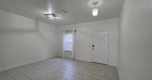 4-bedroom rental at 4902 Eagle Valley St in Schertz, TX — photo 4