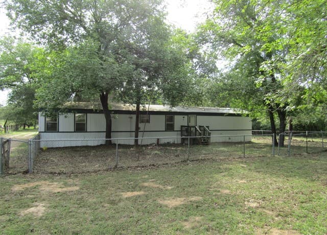 3-bedroom rental at 471 Palo Duro Trl in Von Ormy TX