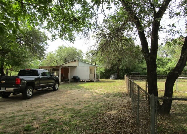 3-bedroom rental at 471 Palo Duro Trl in Von Ormy, TX — photo 4