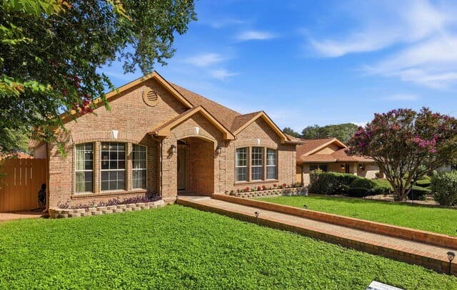 Home for sale at 5910 Bayou Bnd in Windcrest, TX — photo 3
