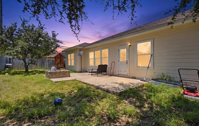 Home for sale at 313 Howard Dr in Devine, TX — photo 2