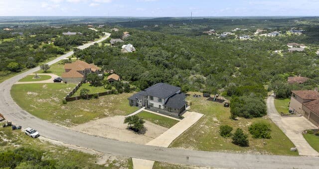 Home for sale at 921 County Road 2801 E in Mico, TX — photo 2