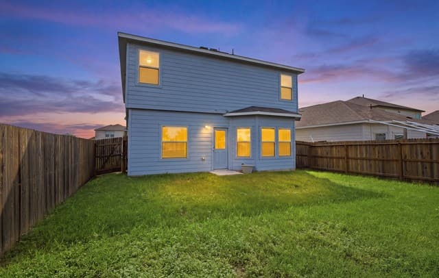 Home for sale at 5403 Daniel Way in St Hedwig, TX — photo 2