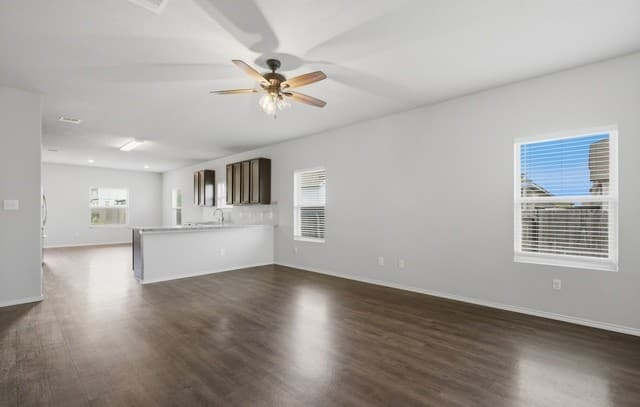 Home for sale at 5403 Daniel Way in St Hedwig, TX — photo 4