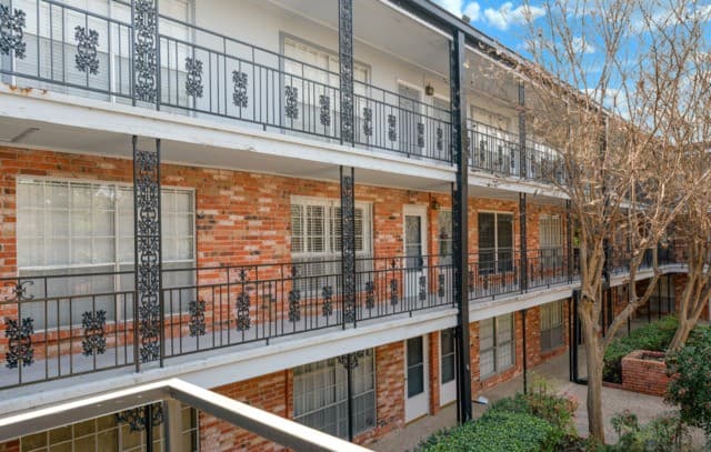 1-bedroom rental at 8401 N New Braunfels Avenue Unit 240 in San Antonio, TX — photo 4