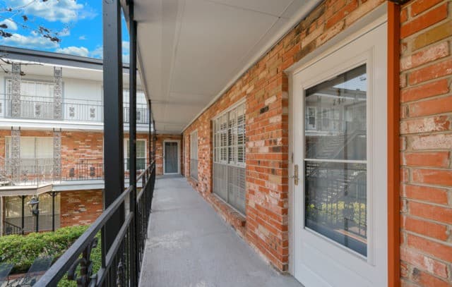 1-bedroom rental at 8401 N New Braunfels Avenue Unit 240 in San Antonio, TX — photo 5