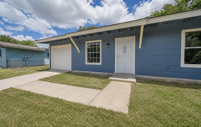 Home for sale at 6011 Misty Valley Dr in San Antonio, TX — photo 3