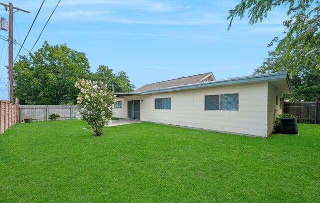 Home for sale at 8306 Windover Dr in San Antonio, TX — photo 2