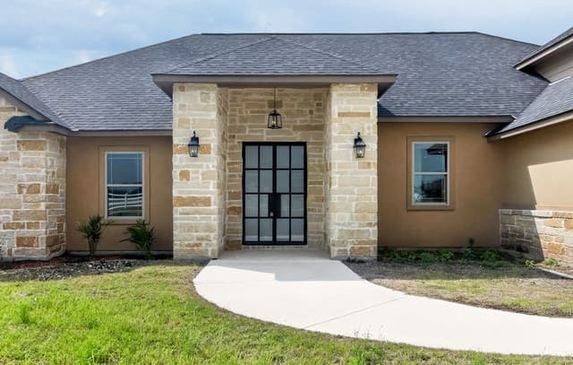 Home for sale at 956 Horseshoe Falls in Bandera, TX — photo 3