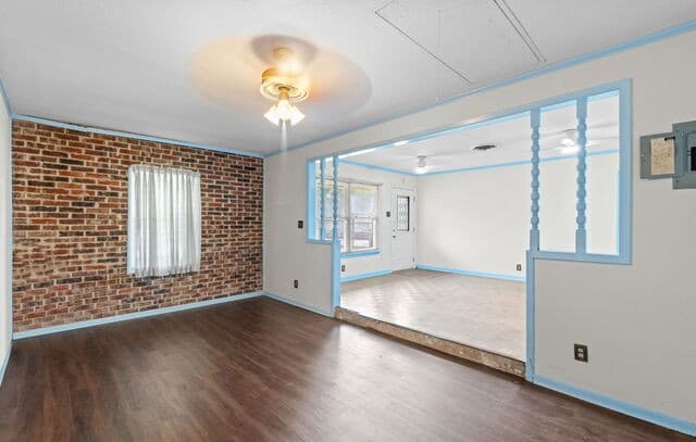 Home for sale at 105 Scott Ave in Universal City, TX — photo 3
