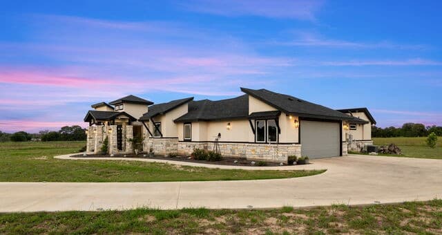 Home for sale at 137 Ranchers Way in Floresville, TX — photo 2