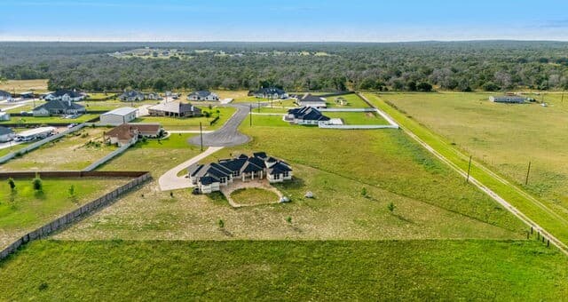 Home for sale at 137 Ranchers Way in Floresville, TX — photo 4