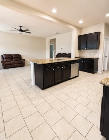 5-bedroom rental at 713 Pipe Gate in Cibolo, TX — photo 3