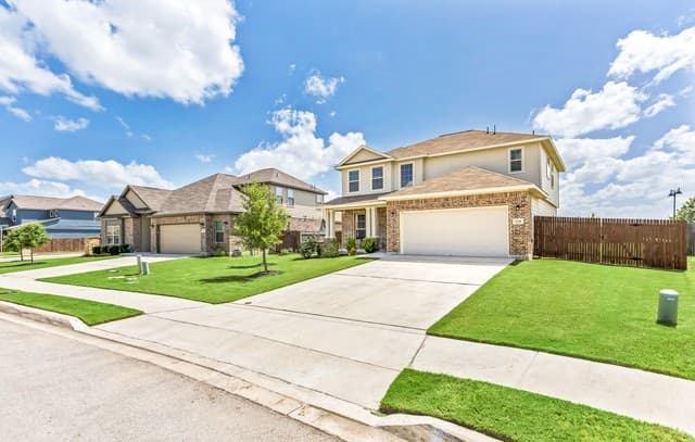 Home for sale at 120 Stag Way in Schertz, TX — photo 3