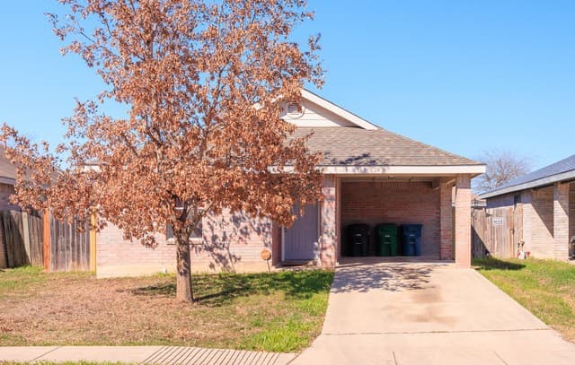 3-bedroom rental at 9226 Emerald Port Dr in San Antonio TX