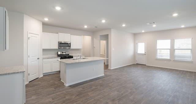 Home for sale at 14510 Open Range Rd in Lytle, TX — photo 4